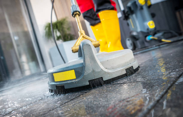 Best Garage Pressure Washing  in Lake Magdalene, FL